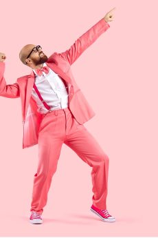 homme costume rose
